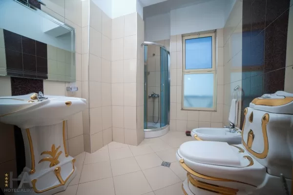 Aliko 4_ - 7 Family room 4.jpg